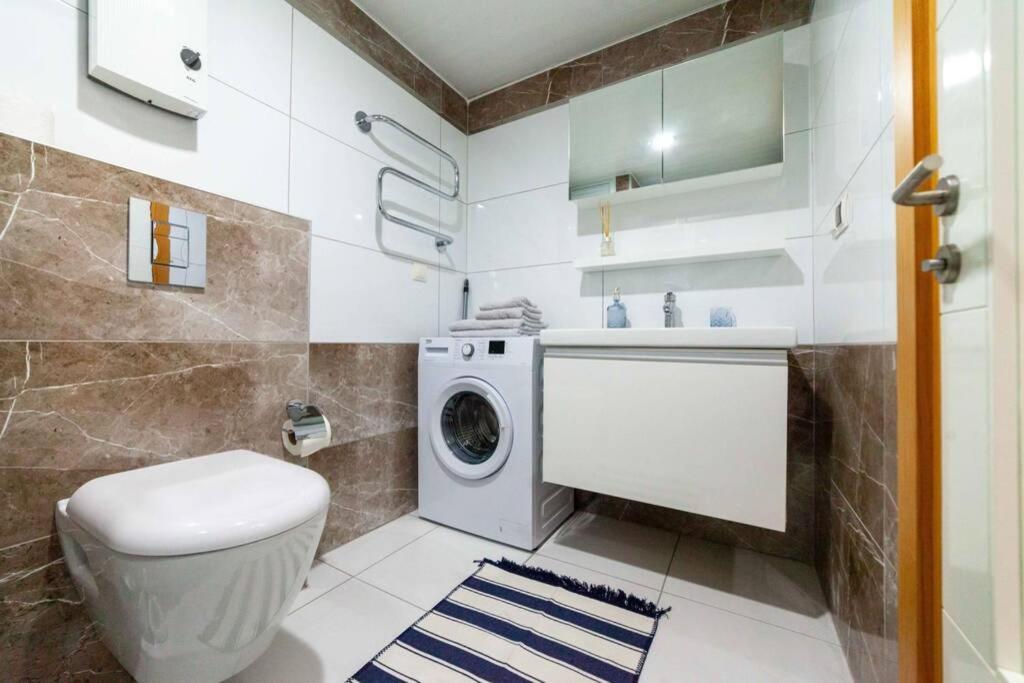 Apartament Crystal Park 2-56 *