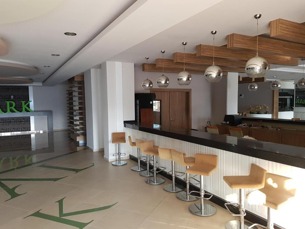 Apartament Crystal Park 2-56 *